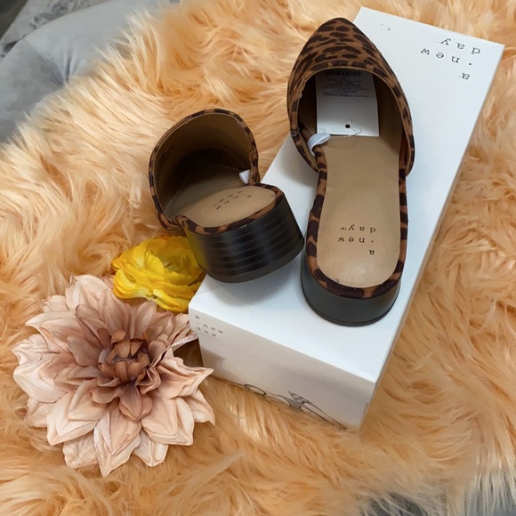 NEW! Codi Leopard Mule Slides - Picture 4 of 6